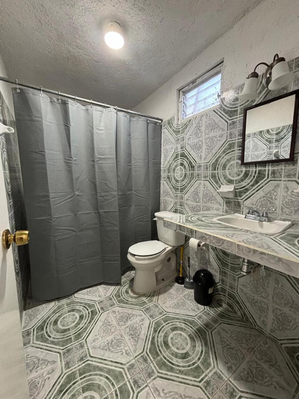 Centrally Located 2 Blocks From The Sea * Cozumel