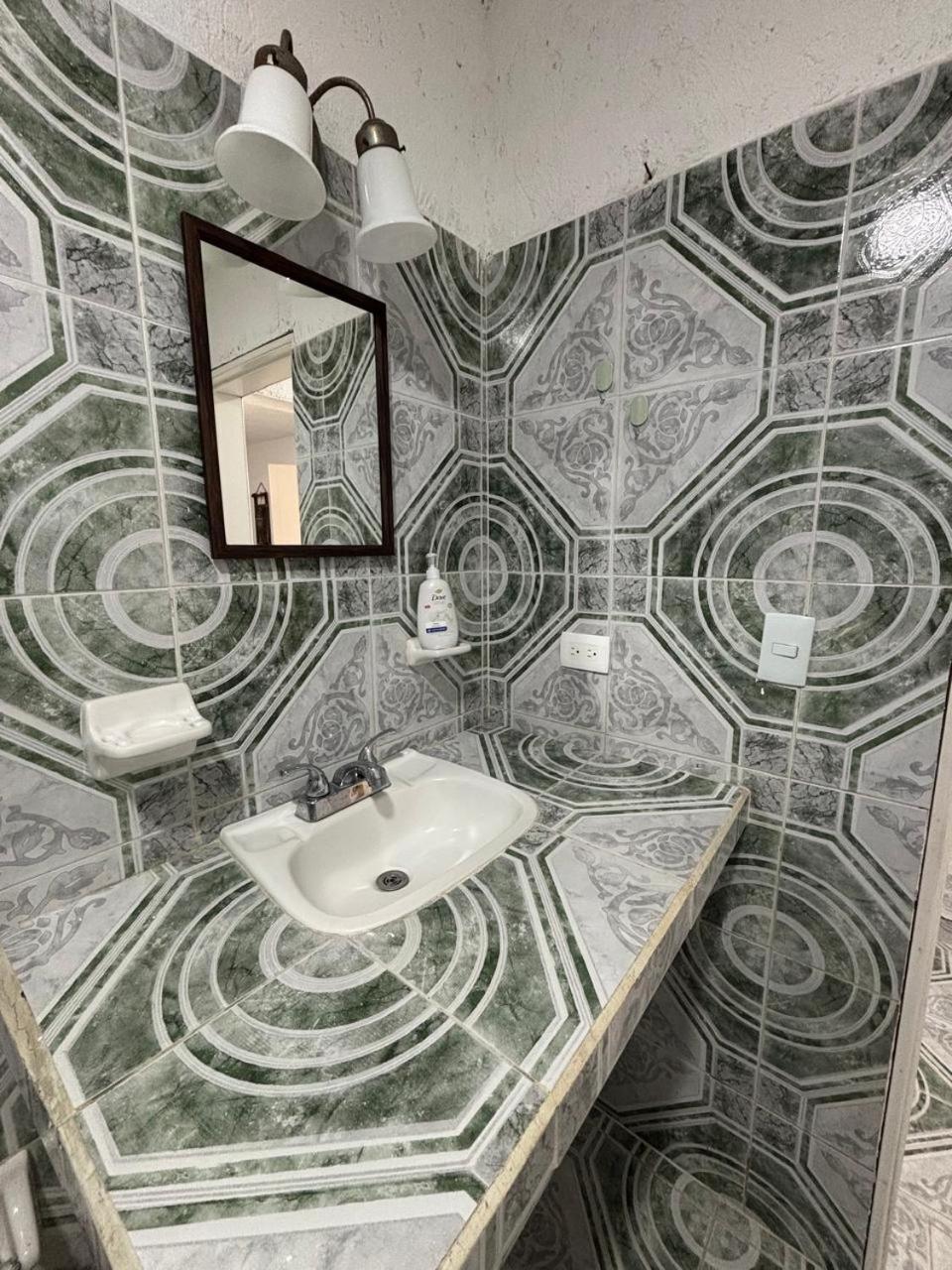Centrally Located 2 Blocks From The Sea *